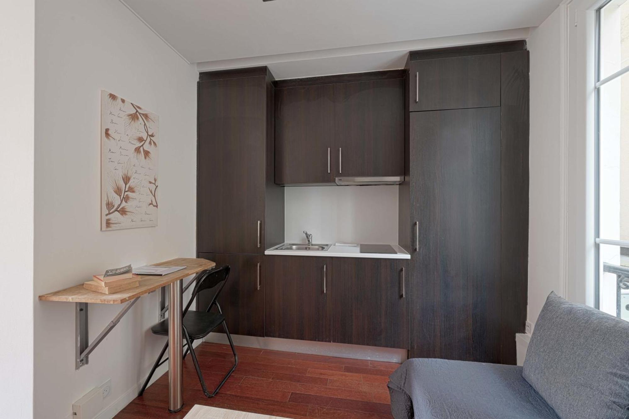 Small Studio Next To Invalides Apartamento