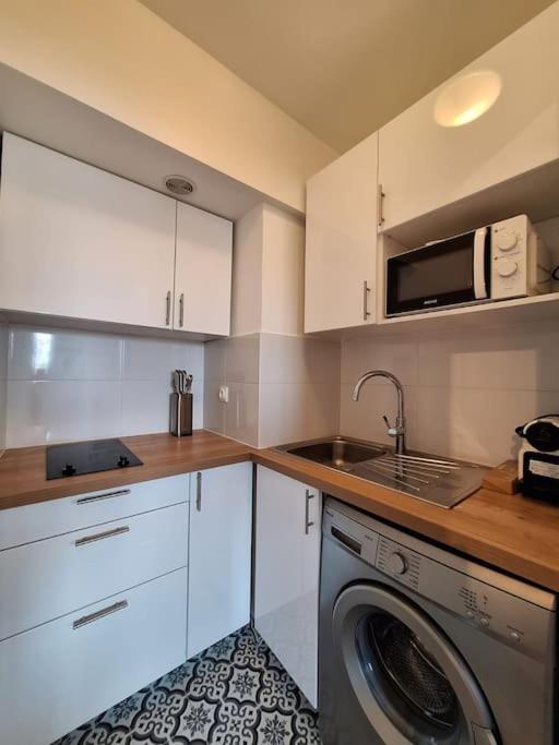 Charmant T2 Renove Avec Balcon - 310b Apartment *