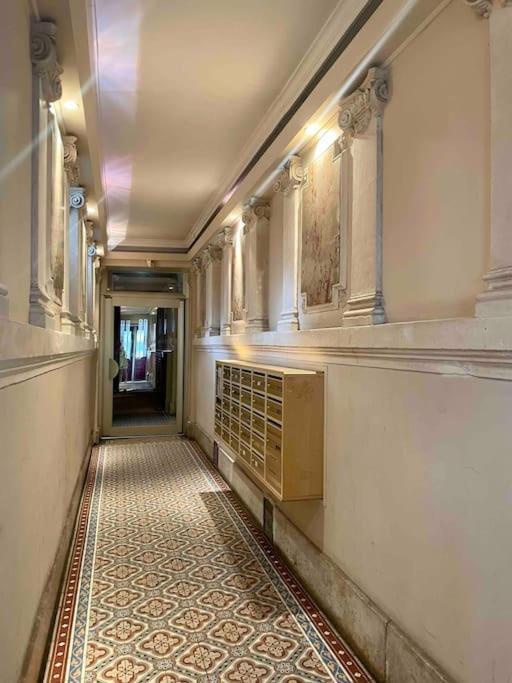 Apartment Superbe Montmartre, Rue Des Abbesses *