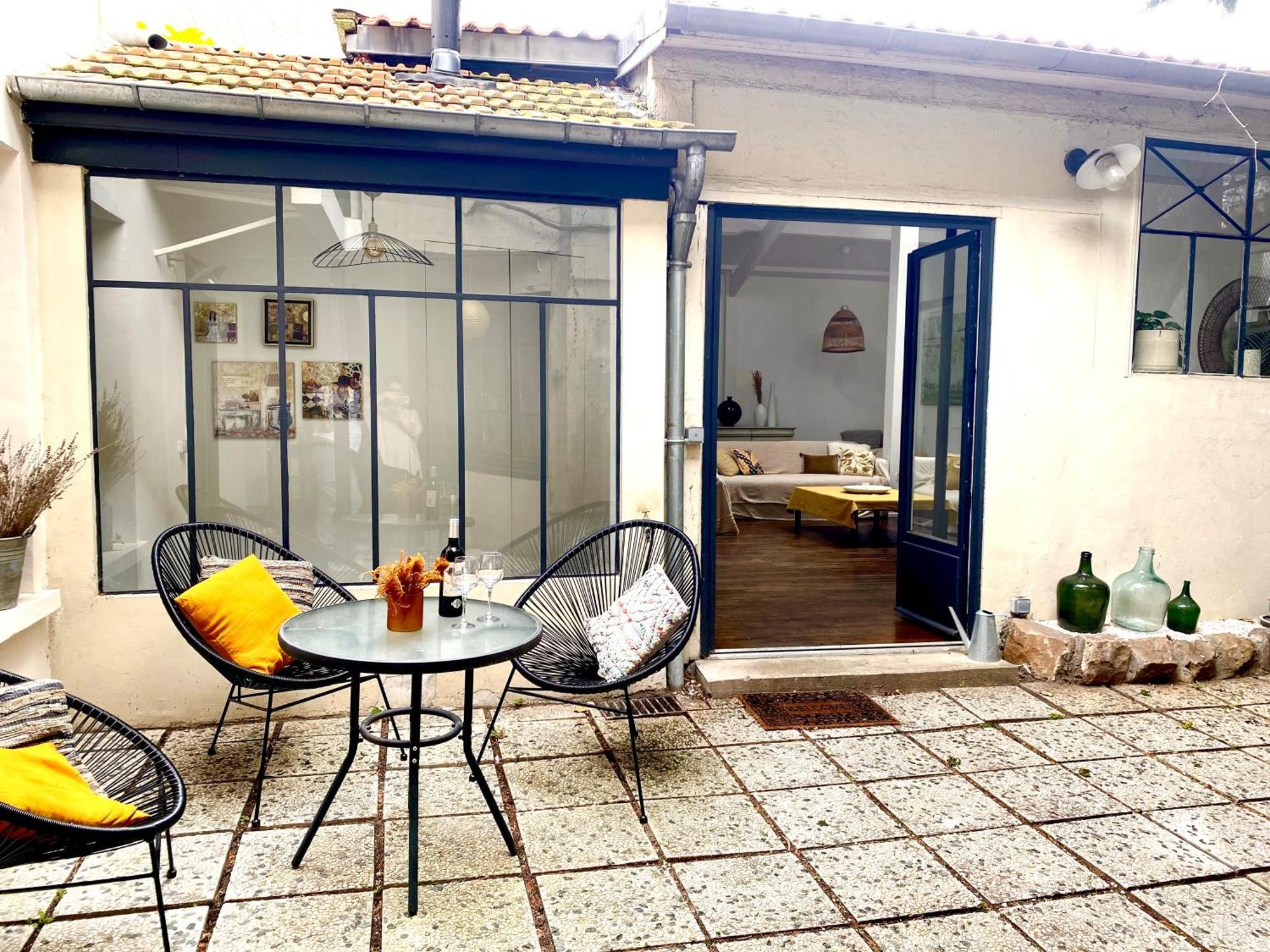 Pousada Artist's - & Private Courtyard - 200m2