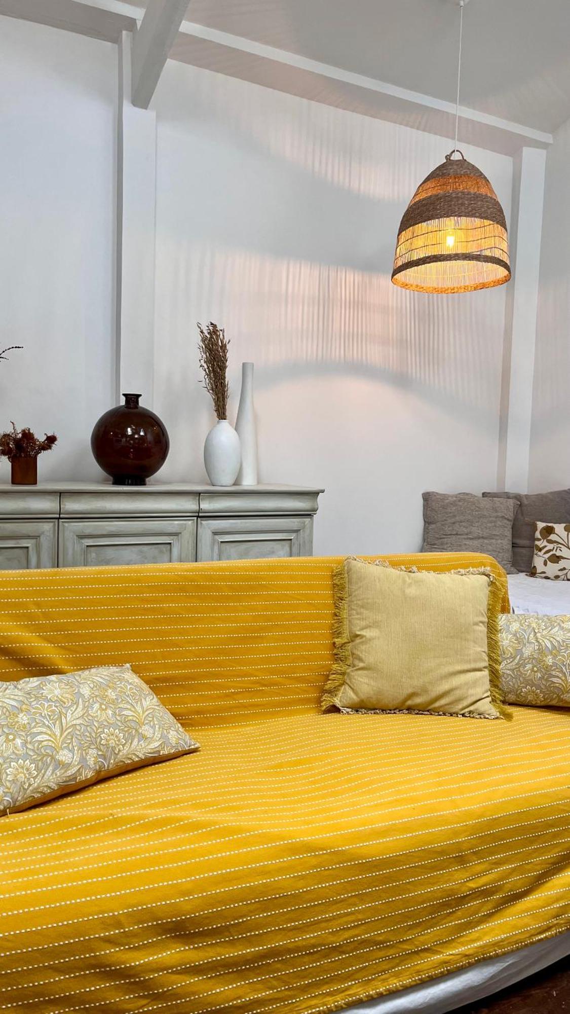 Artist's - & Private Courtyard - 200m2 Pousada