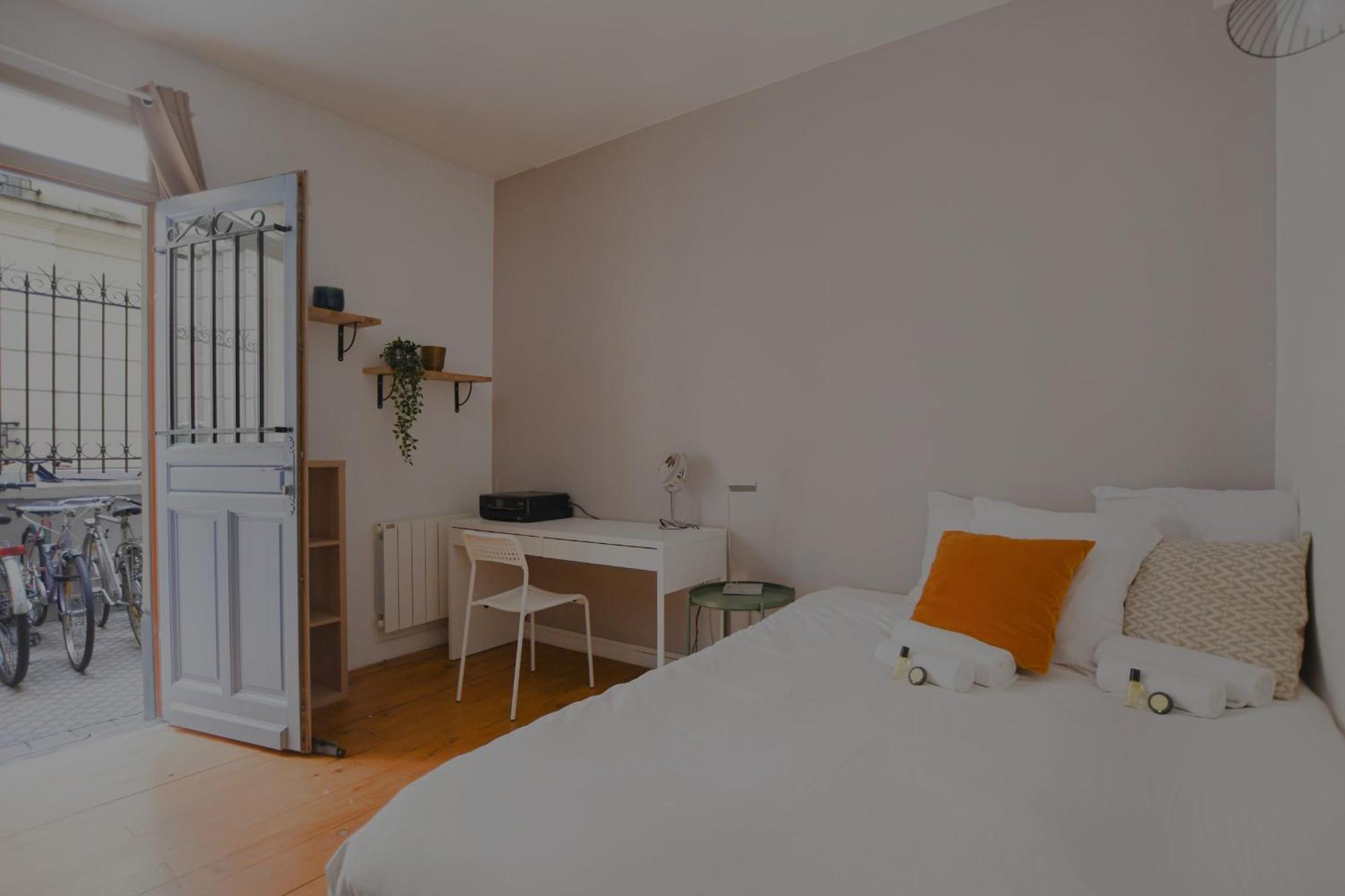 Cozy 51 M In The Heart Of Gobelins Appartement