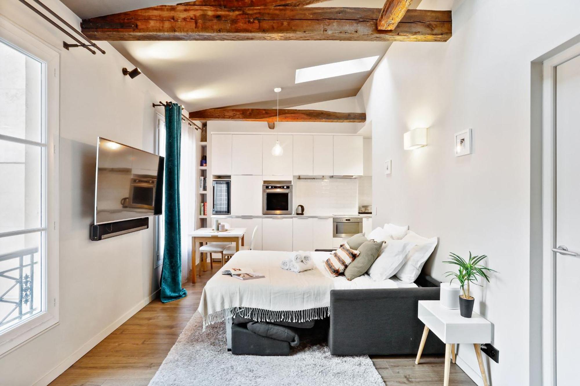 Eiffel Tower & Champ De Mars - 1br - Cityapartmentstay Paris