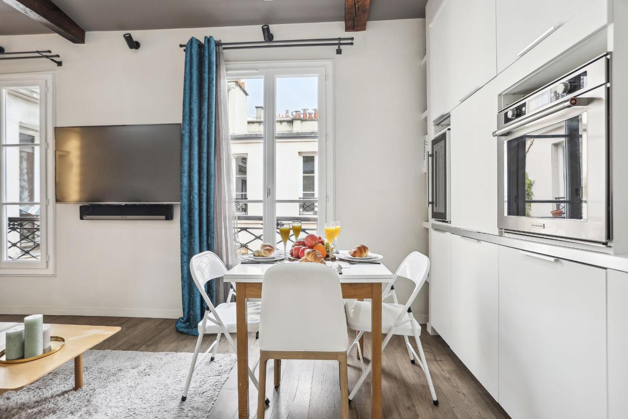 Apartment Eiffel Tower & Champ De Mars - 1br - Cityapartmentstay