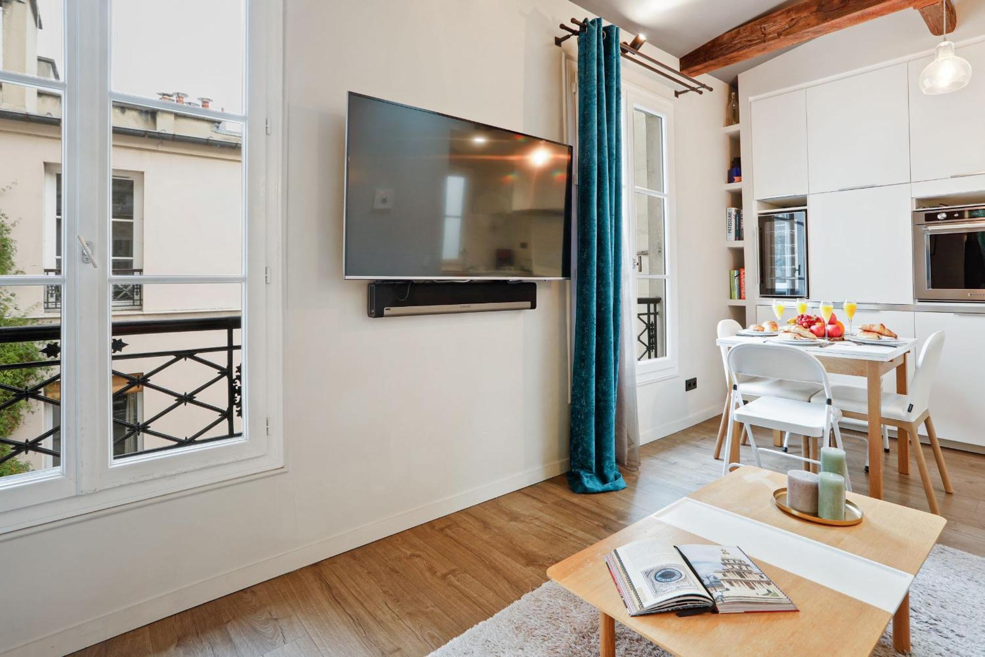 Eiffel Tower & Champ De Mars - 1br - Cityapartmentstay Apartment *