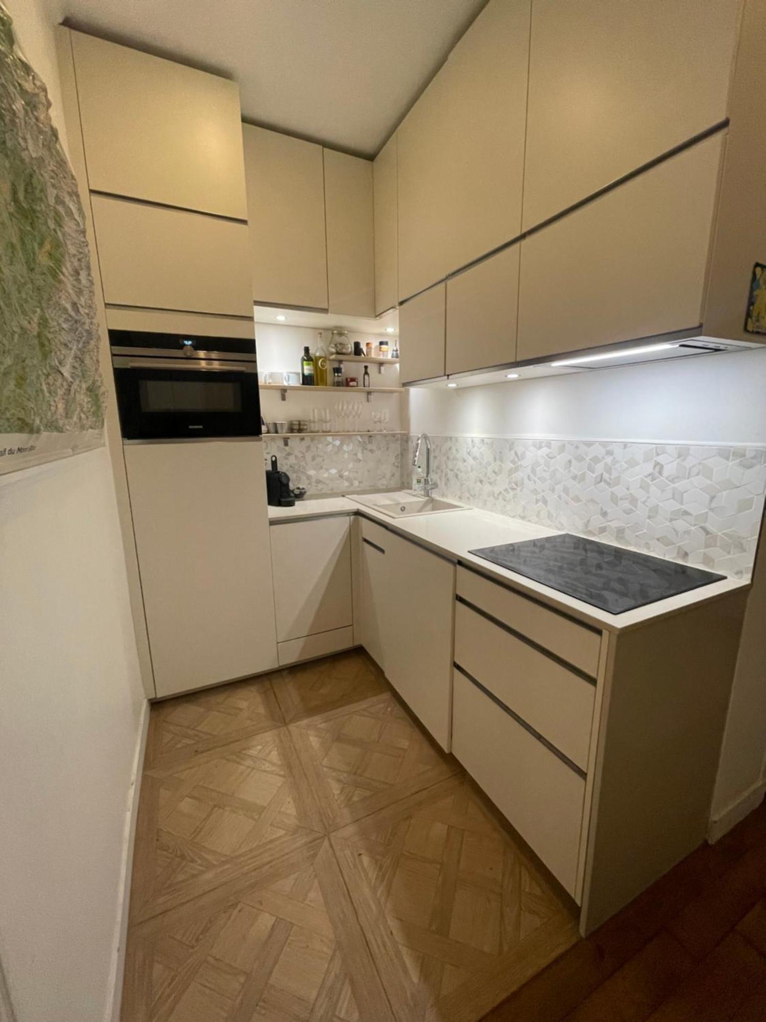 Apartment Avec Parking *