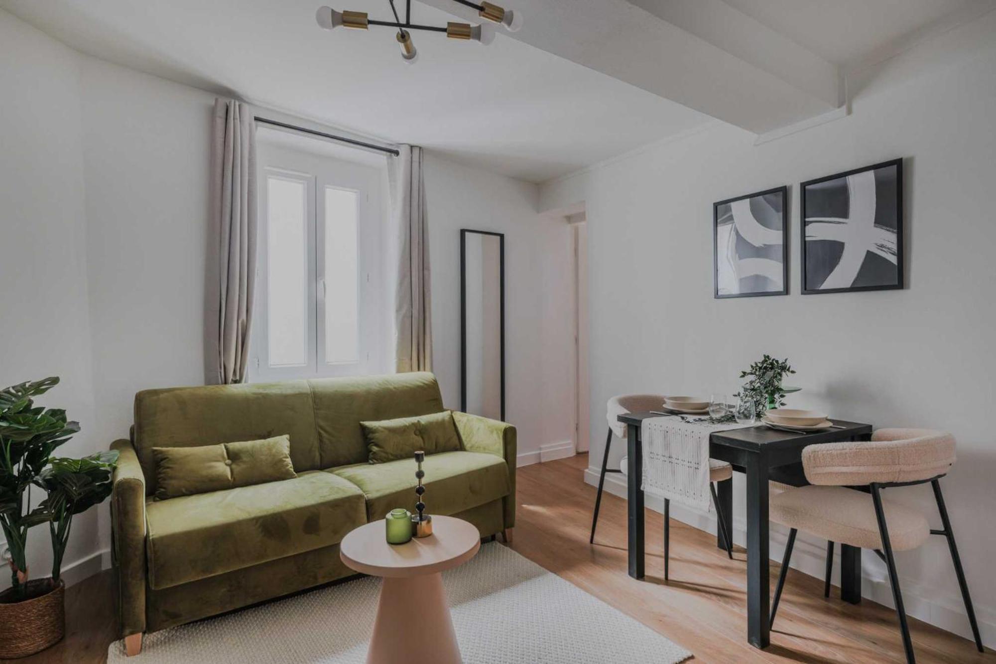 Apartment Charming Flat - 1br-4p - Voltaire-nation