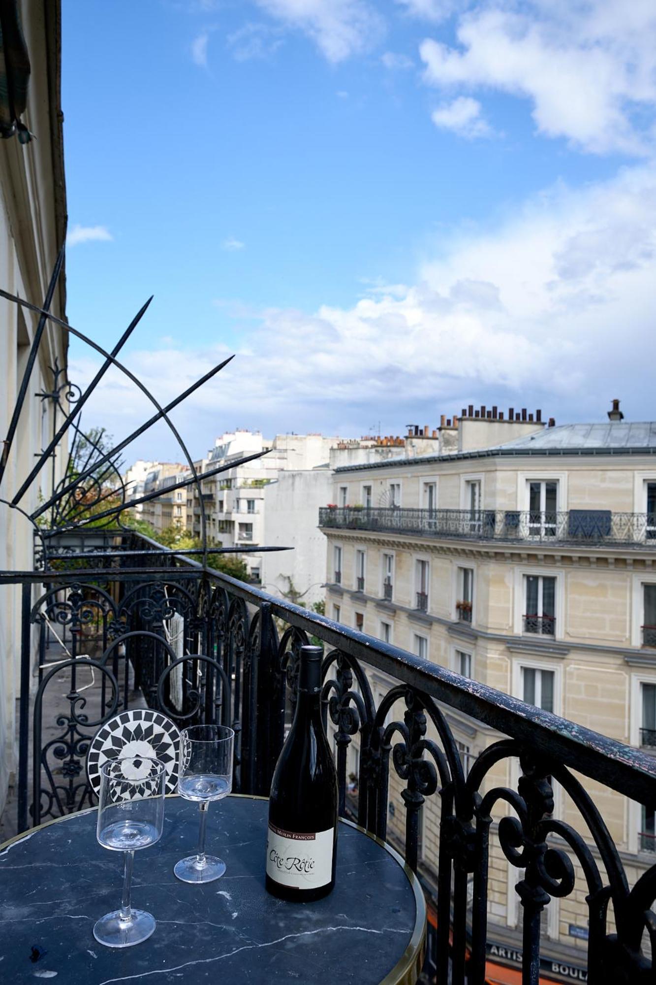 Design Equipe Avec Balcon *