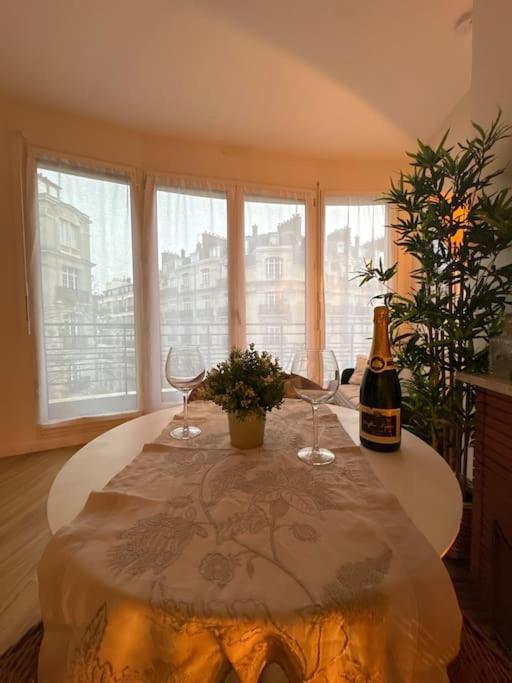 Tour Eiffel Apartment *