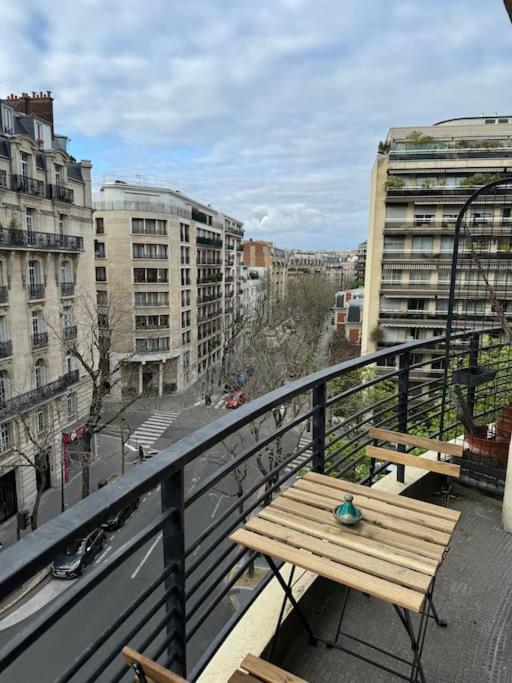 Apartment Tour Eiffel