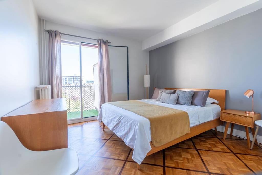 Apartment Charming 1br Flat With Balcony - Central