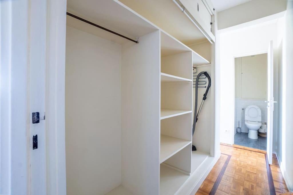 Apartment Charming 1br Flat With Balcony - Central *