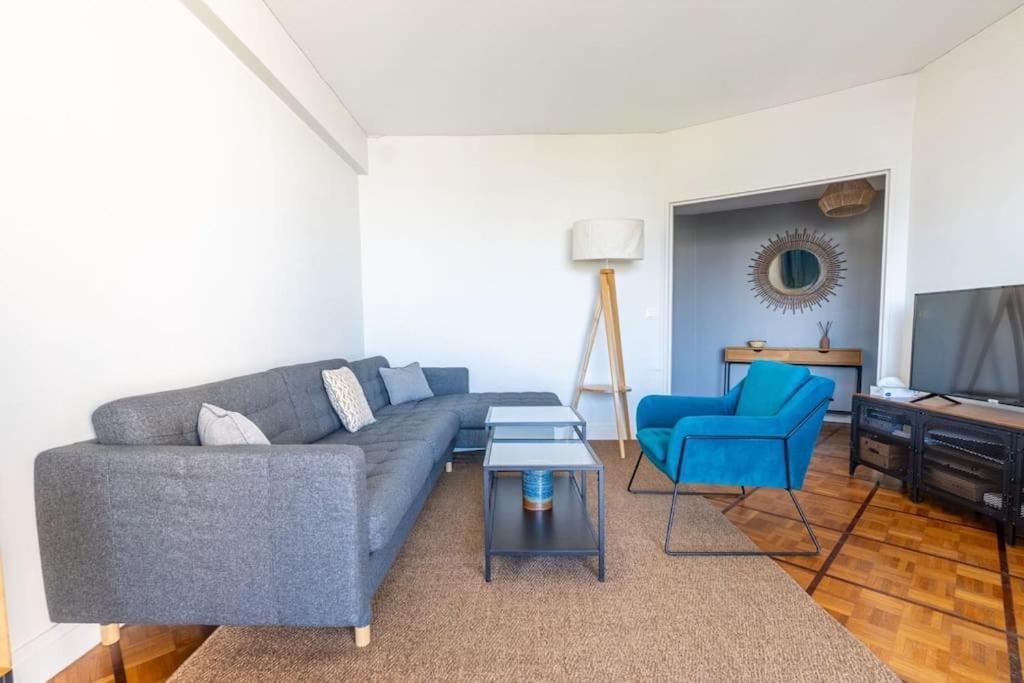 Apartment Charming 1br Flat With Balcony - Central Paris