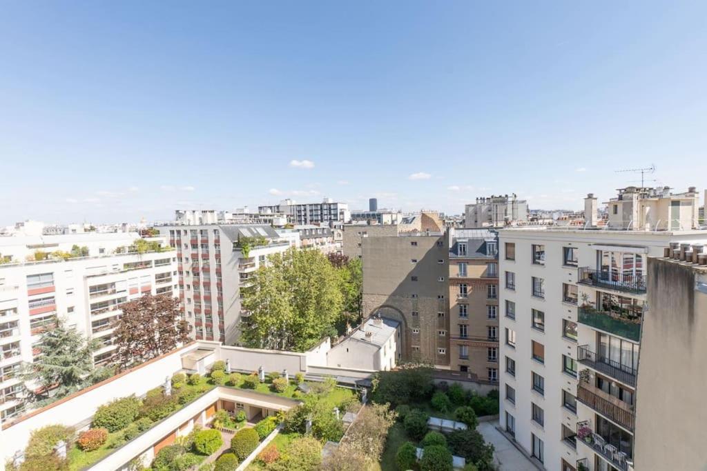 Charming 1br Flat With Balcony - Central *