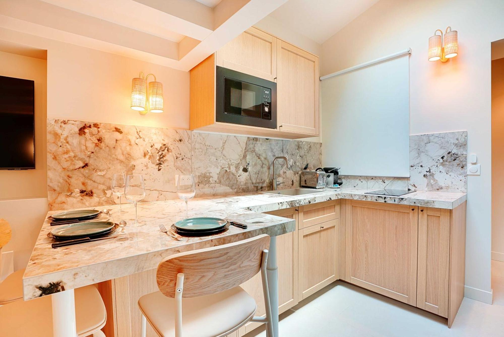 Chic And Cosy Apartment-canal Saint Martin Paris