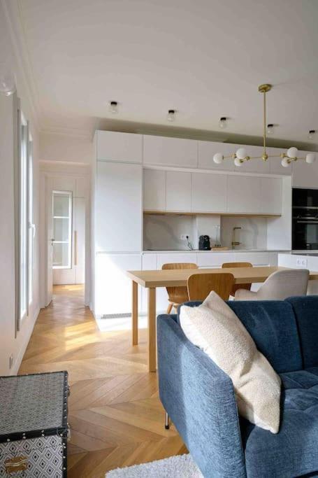 Apartment Marais - Parents & Kids With Park View Paris