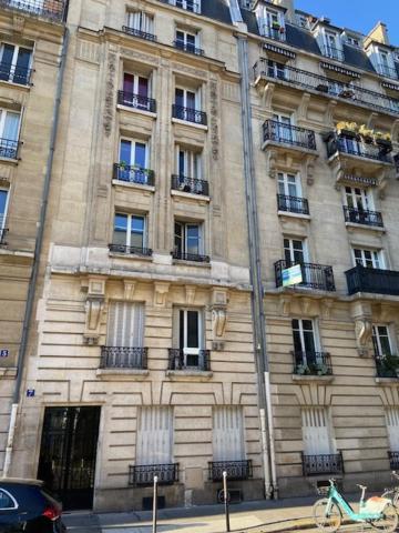 2p Montmartre Paris