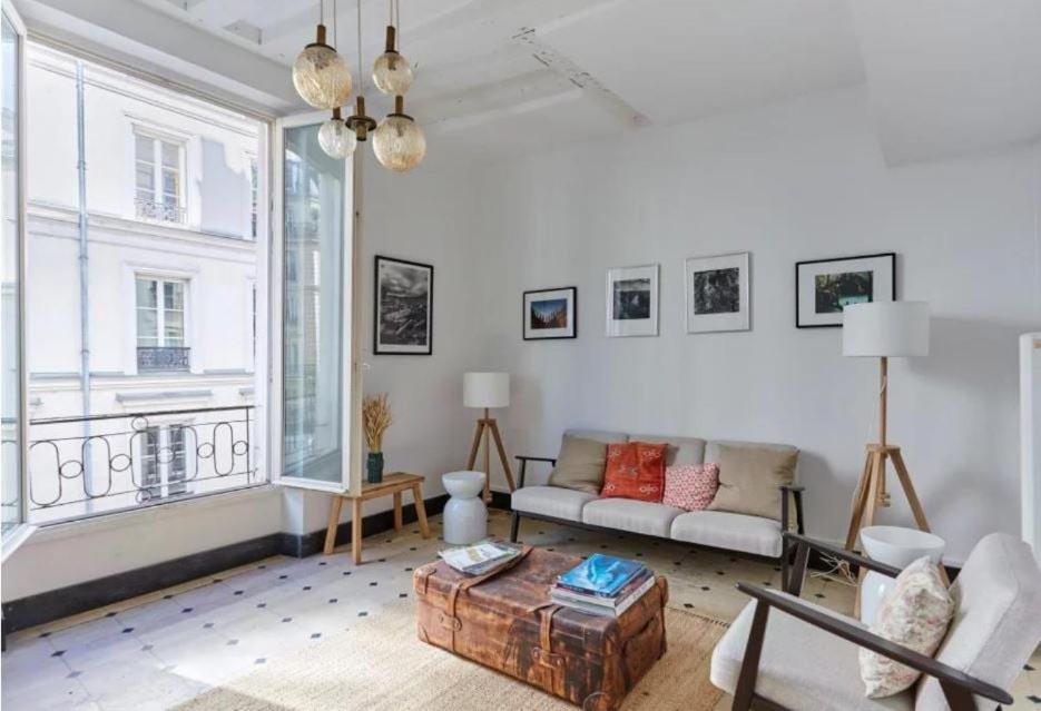 Les Secrets De La Rue Dauphine