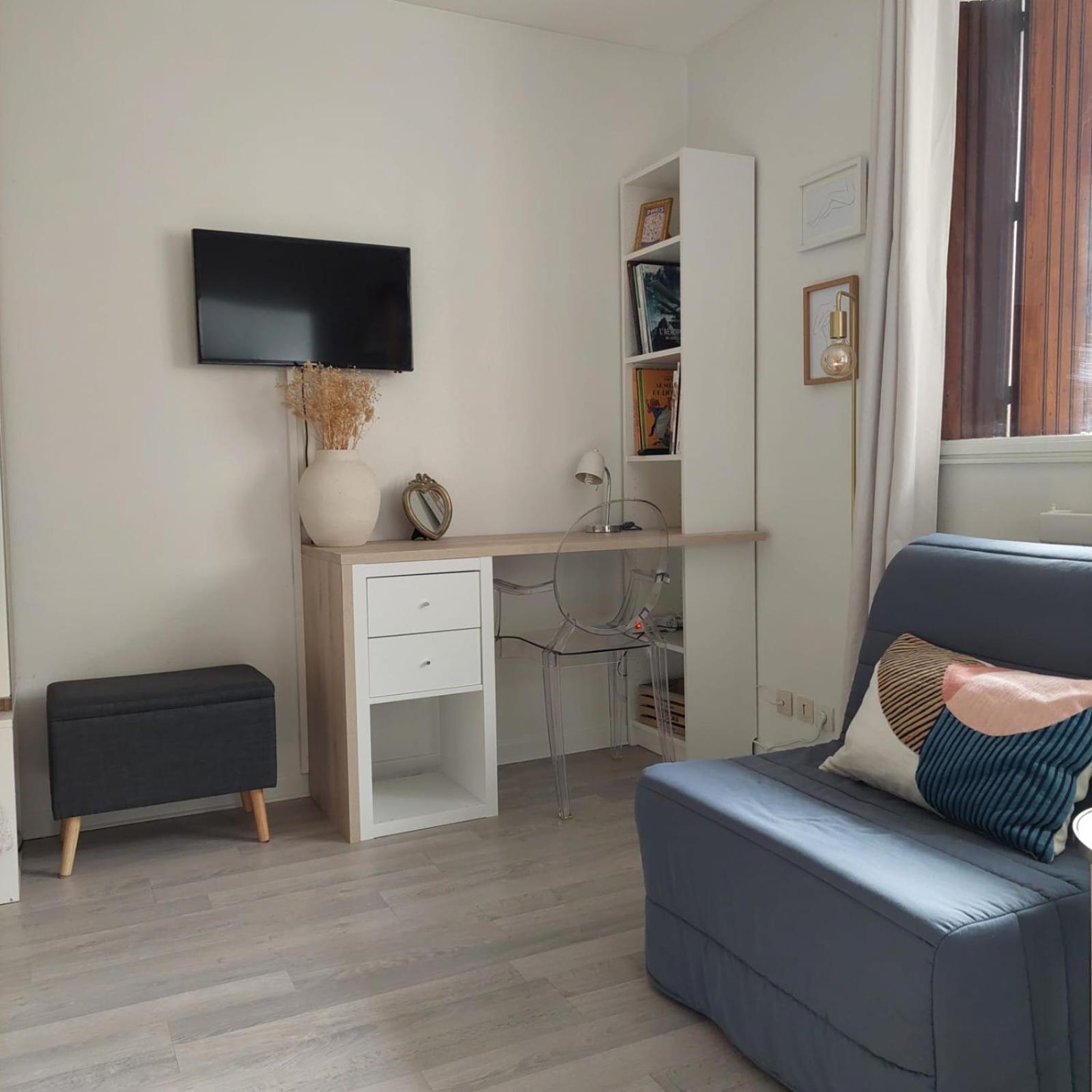 Perfect Down The Sacre Coeur Apartment *