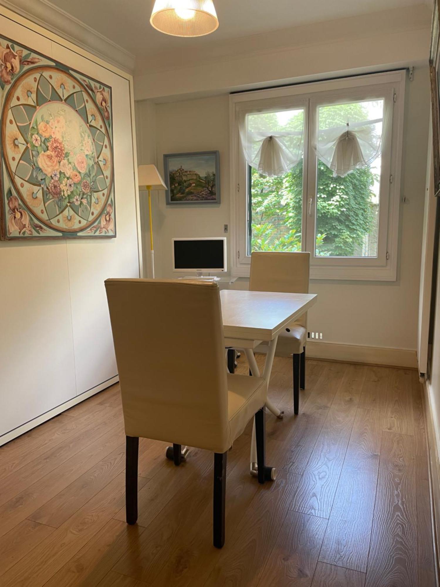 Exclusive 106 M2 With Terrace Avenue Raphael Paris
