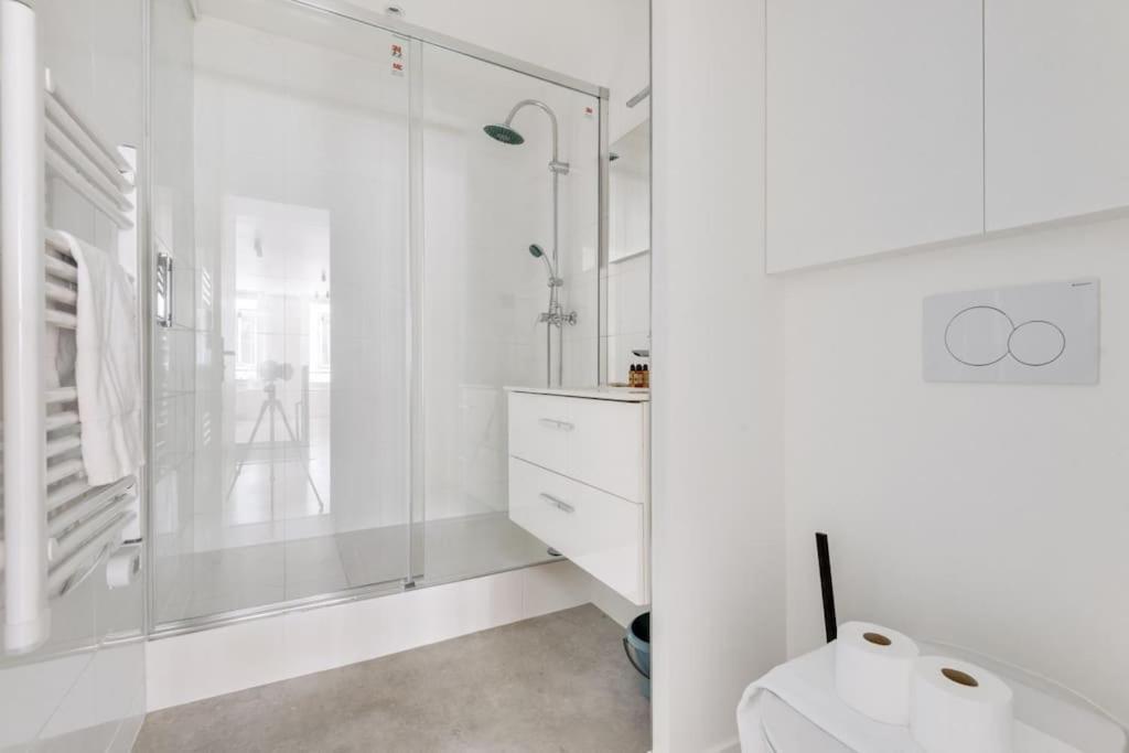 Branche Luxueux Et Moderne - Reaumur-sebastopol * Paris