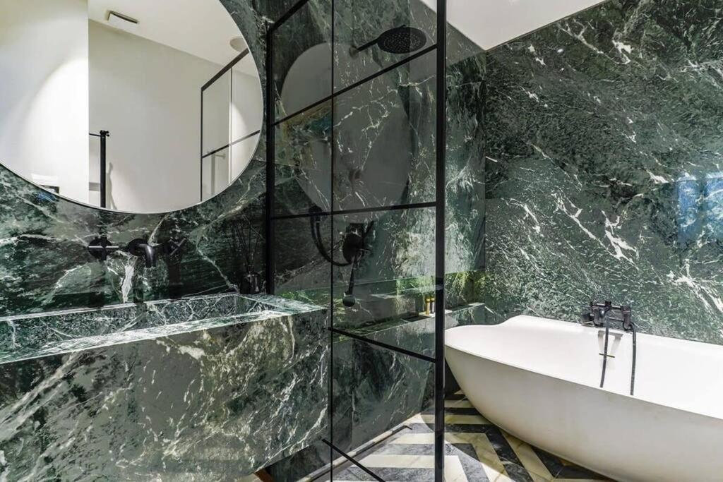 Luxurious Penthouse Close To Champs Elysees And Fr