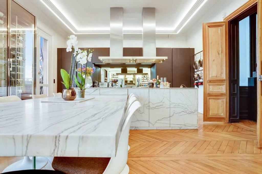 Luxurious Penthouse Close To Champs Elysees And Fr