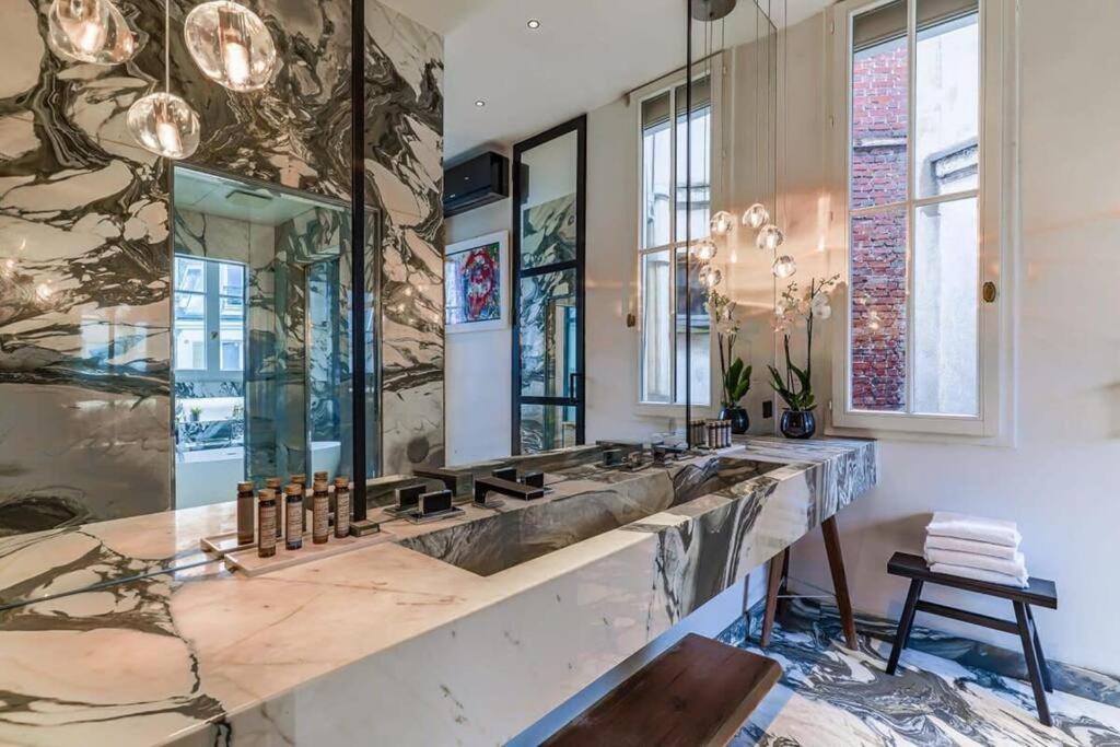 Apartment Luxurious Penthouse Close To Champs Elysees And Fr Paris