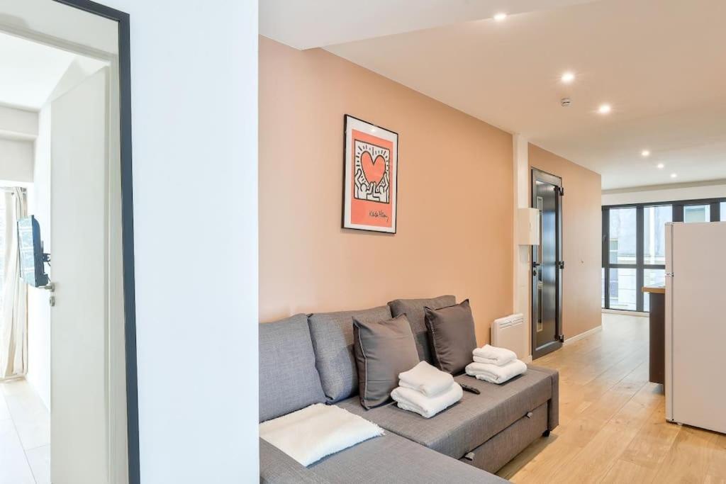 Apartment Charme Parisien 4 Personnes, 1 Chambre, 19eme *