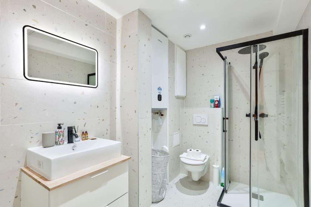 Charme Parisien 4 Personnes, 1 Chambre, 19eme Apartment Paris