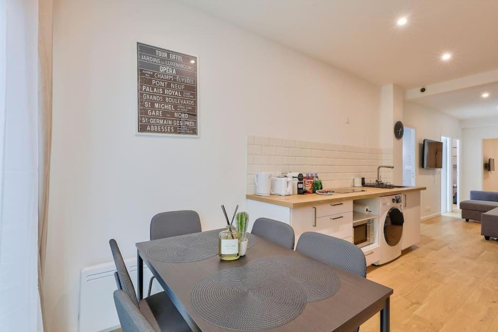 Charme Parisien 6 Personnes, 2 Chambres, 19eme Apartment