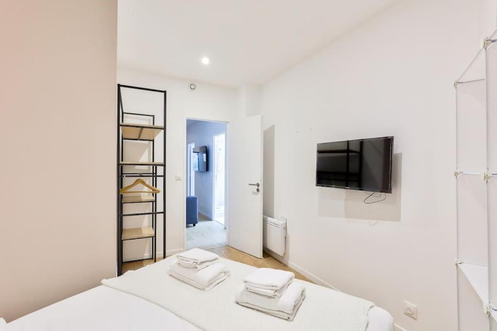 Apartment Charme Parisien 6 Personnes, 2 Chambres, 19eme