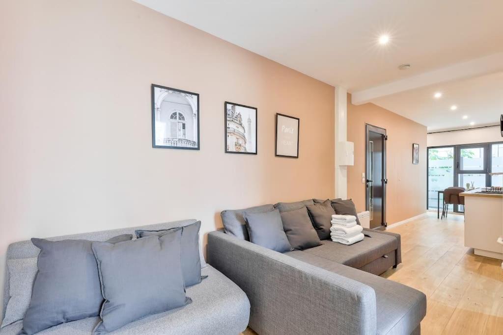Charme Parisien 6 Personnes, 2 Chambres, 19eme Apartment Paris