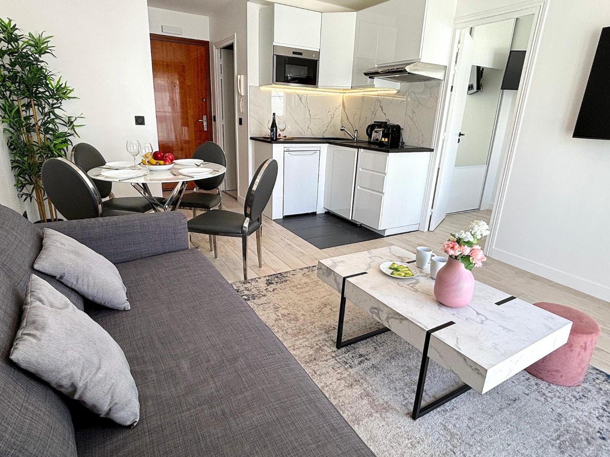 Bouquet Apartment *