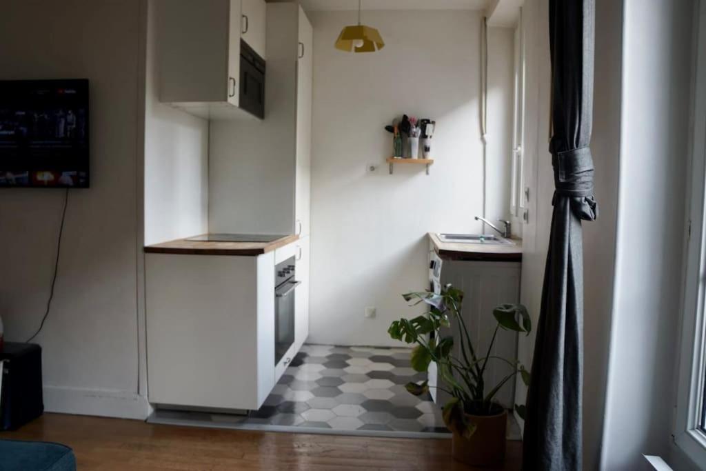 Voguish Parisian 40m2 Flat Near La Bastille, 11th Apartment