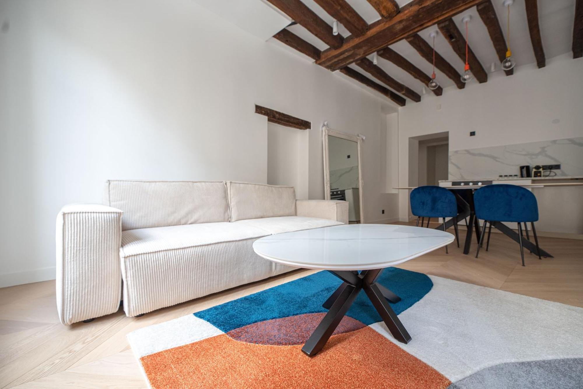 Stylish Flat Marais Apartment Paris