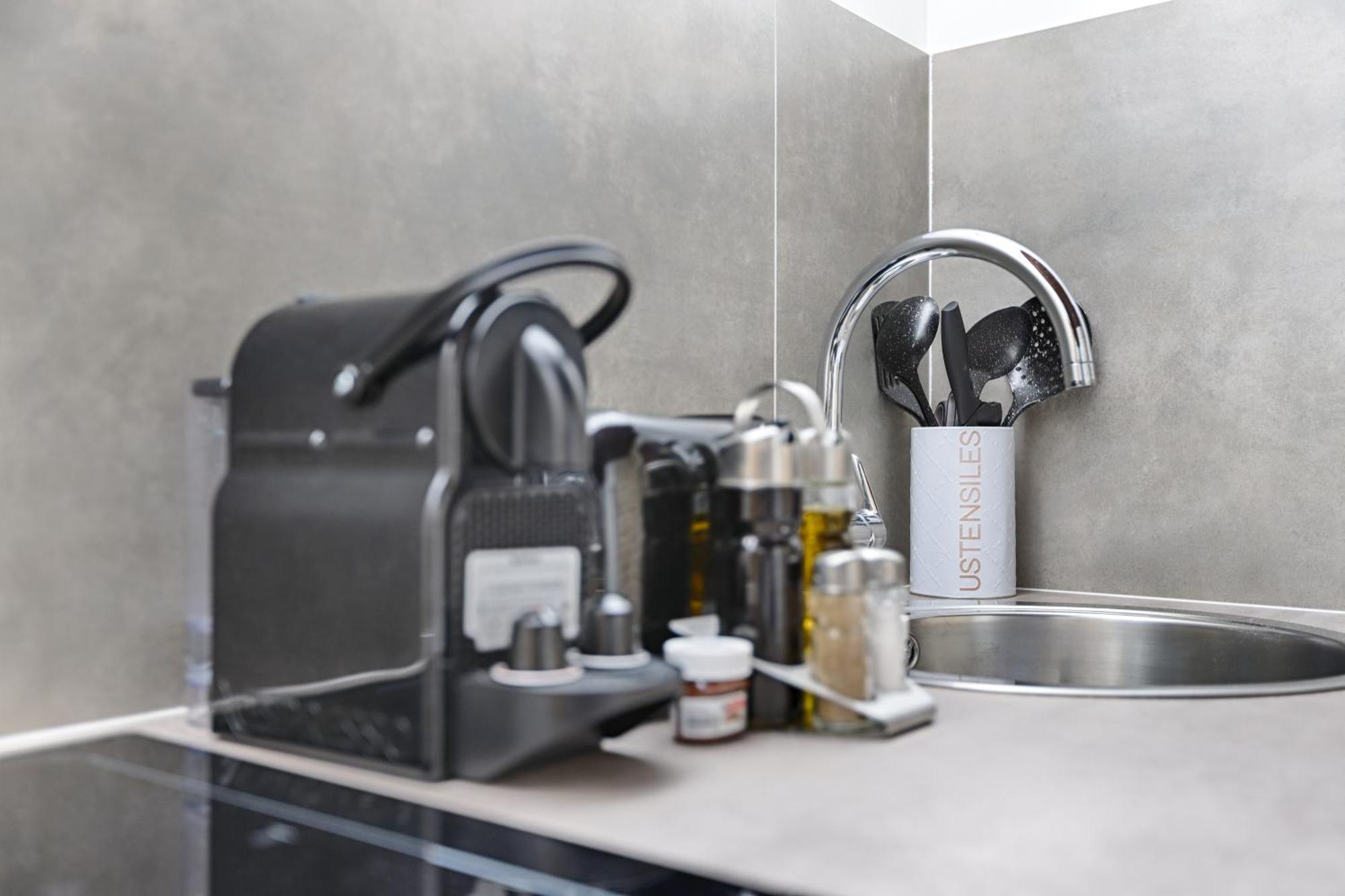 Mykeypers - Lovely With Jacuzzi Apartment *