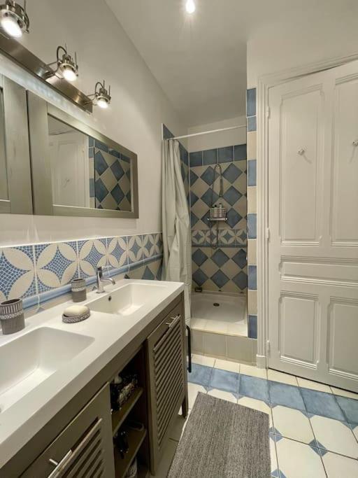 Familial Typiquement Parisien Apartamento Paris