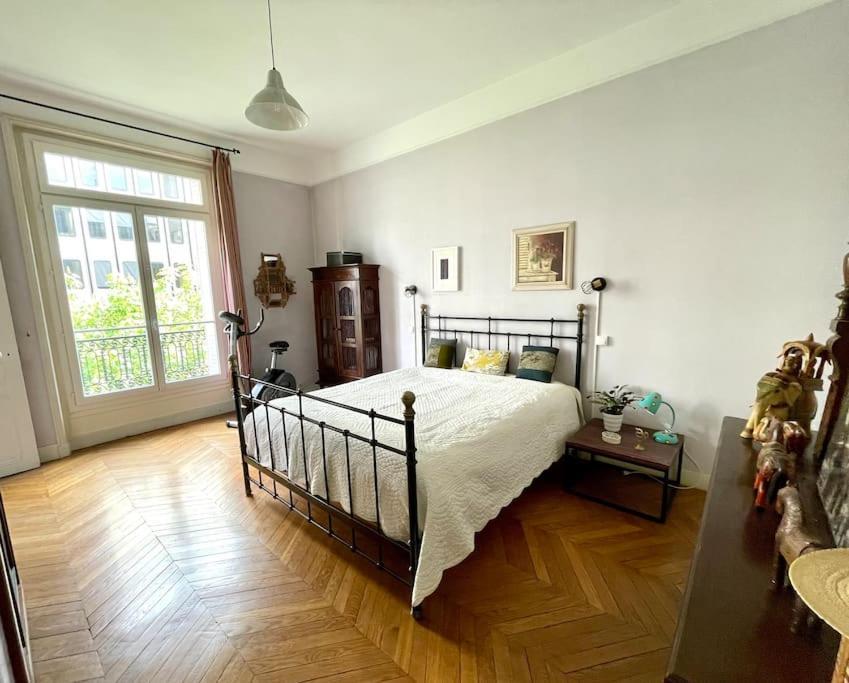 Apartment Familial Typiquement Parisien Paris
