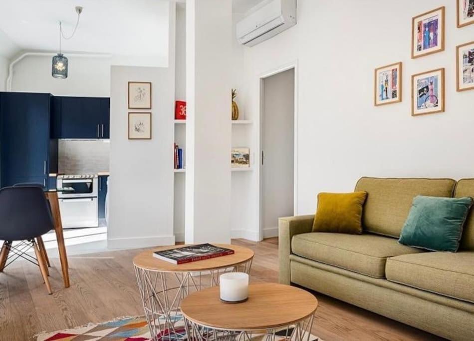 Appartement De Luxe Avec Terrasse Sur Les Champs Elysees