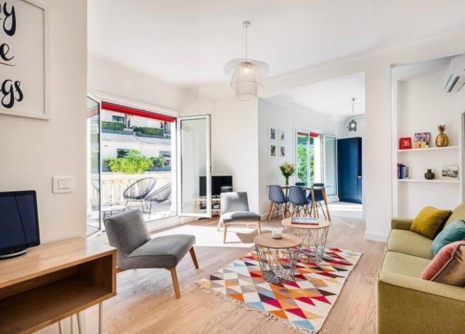 Appartement De Luxe Avec Terrasse Sur Les Champs Elysees *