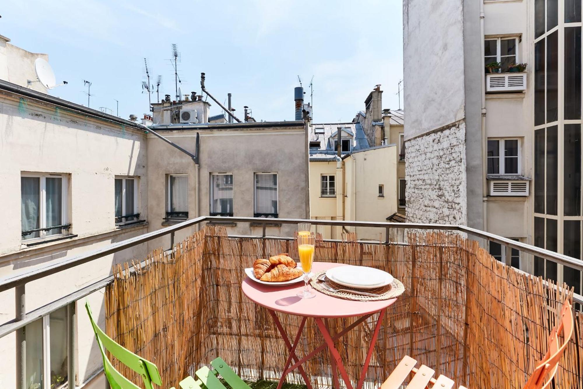 Latin 1br Cozy Paris