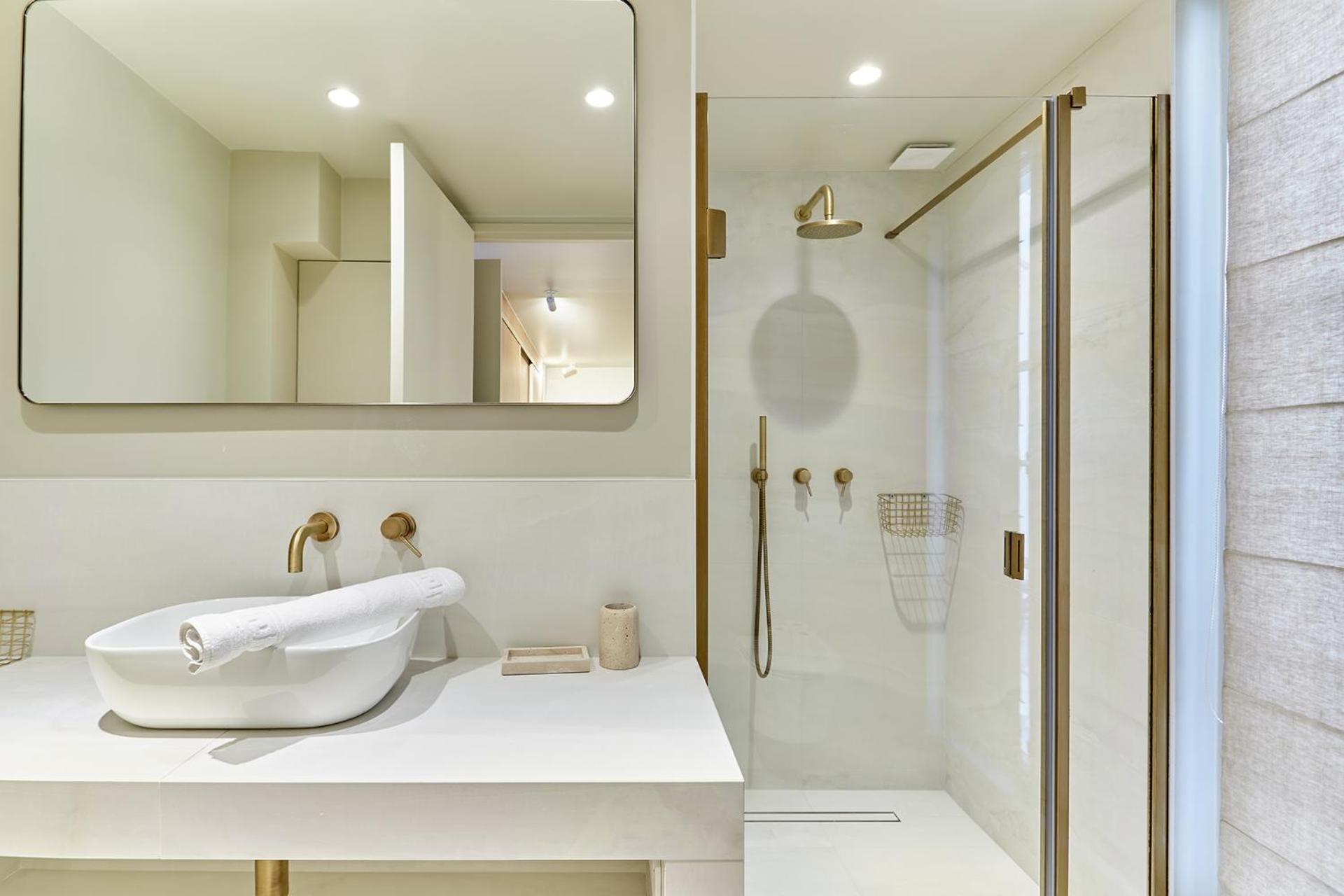 Apartment Superb Notre Dame De By Studioprestige *
