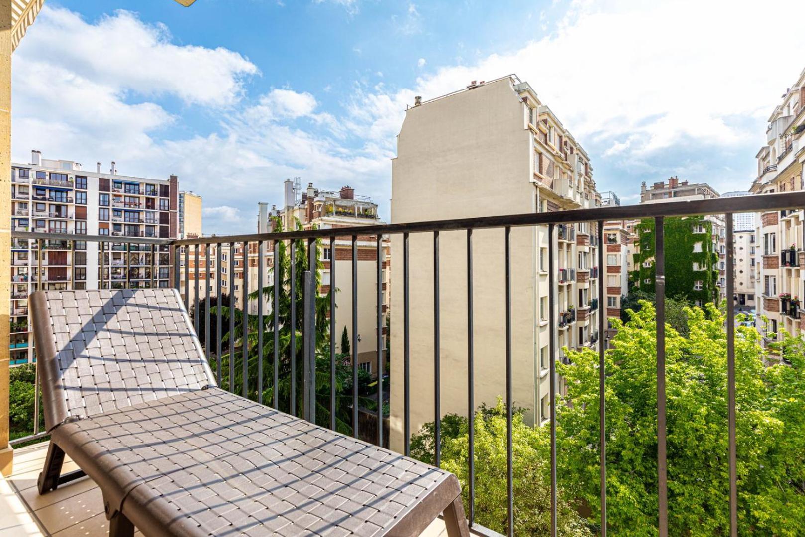 Apartment Guestready - Serene Retreat With A Balcony Paris
