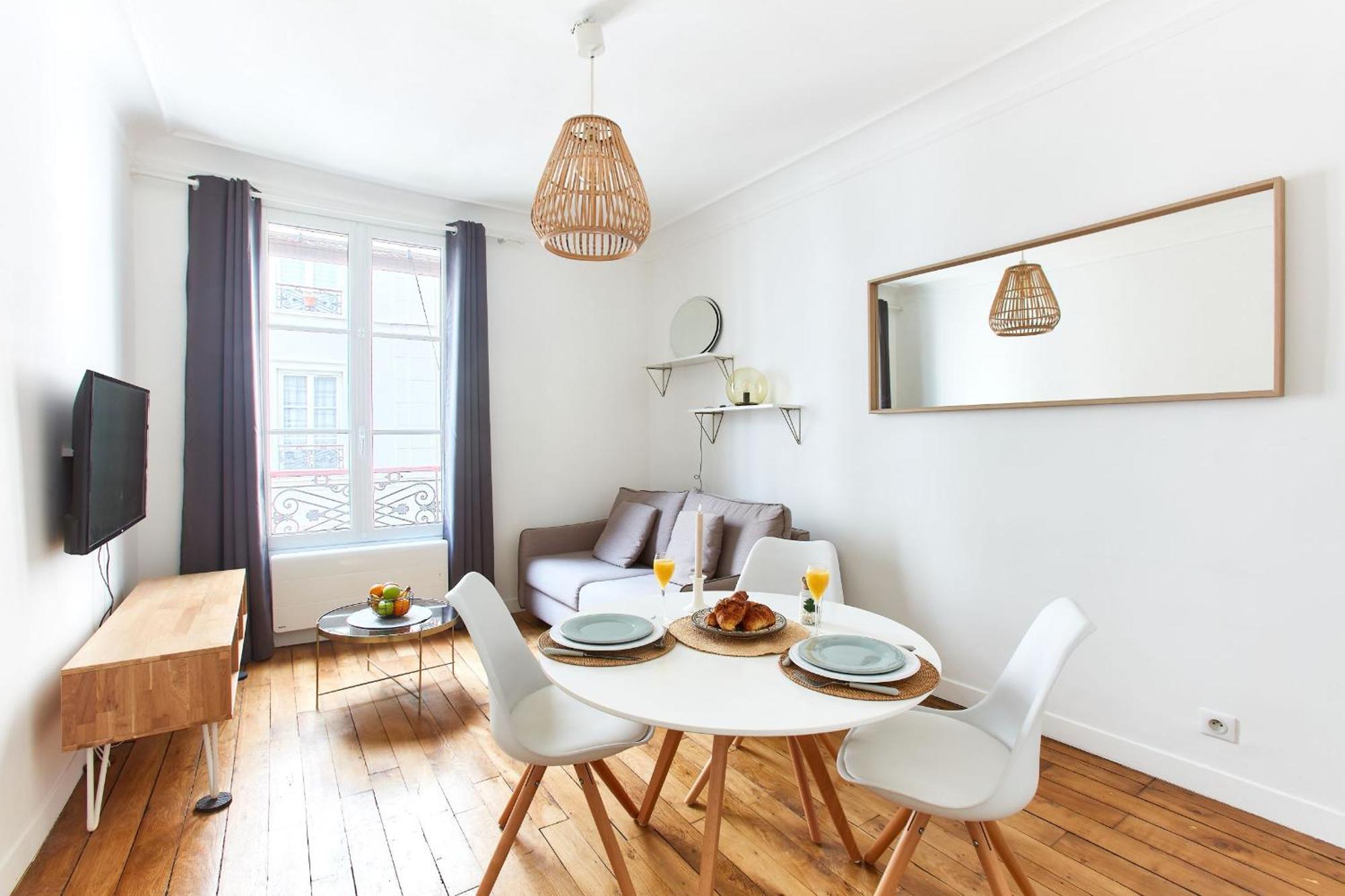 Montmartre & Rue Durantin - 1br - Cityapartmentstay Apartment