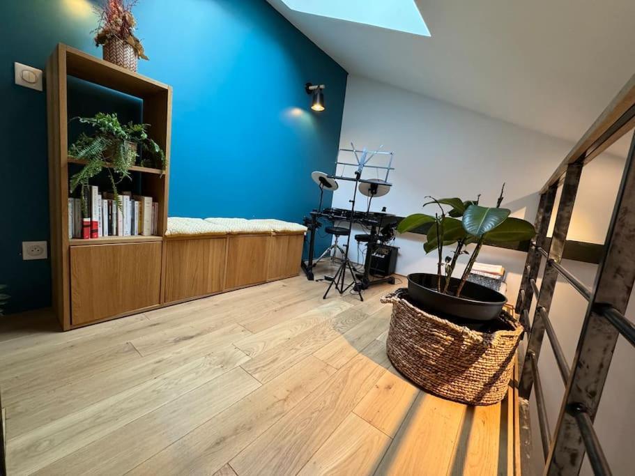 Like A Little House In The Center Of Apartment Paris
