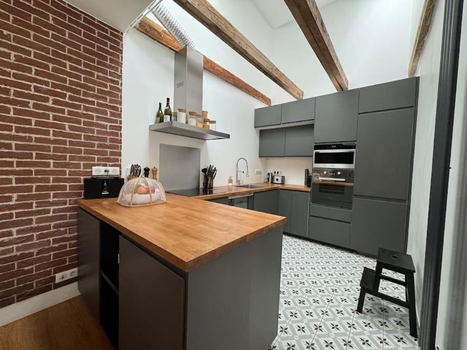 Apartment Like A Little House In The Center Of *