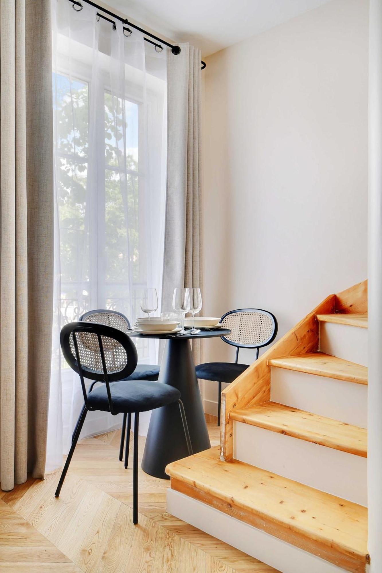 Apartment Parisian With Air Conditioning Eiffel Tower