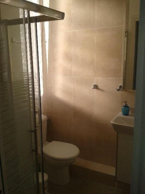 Belle Avec Sanitaires Privatifs * Paris