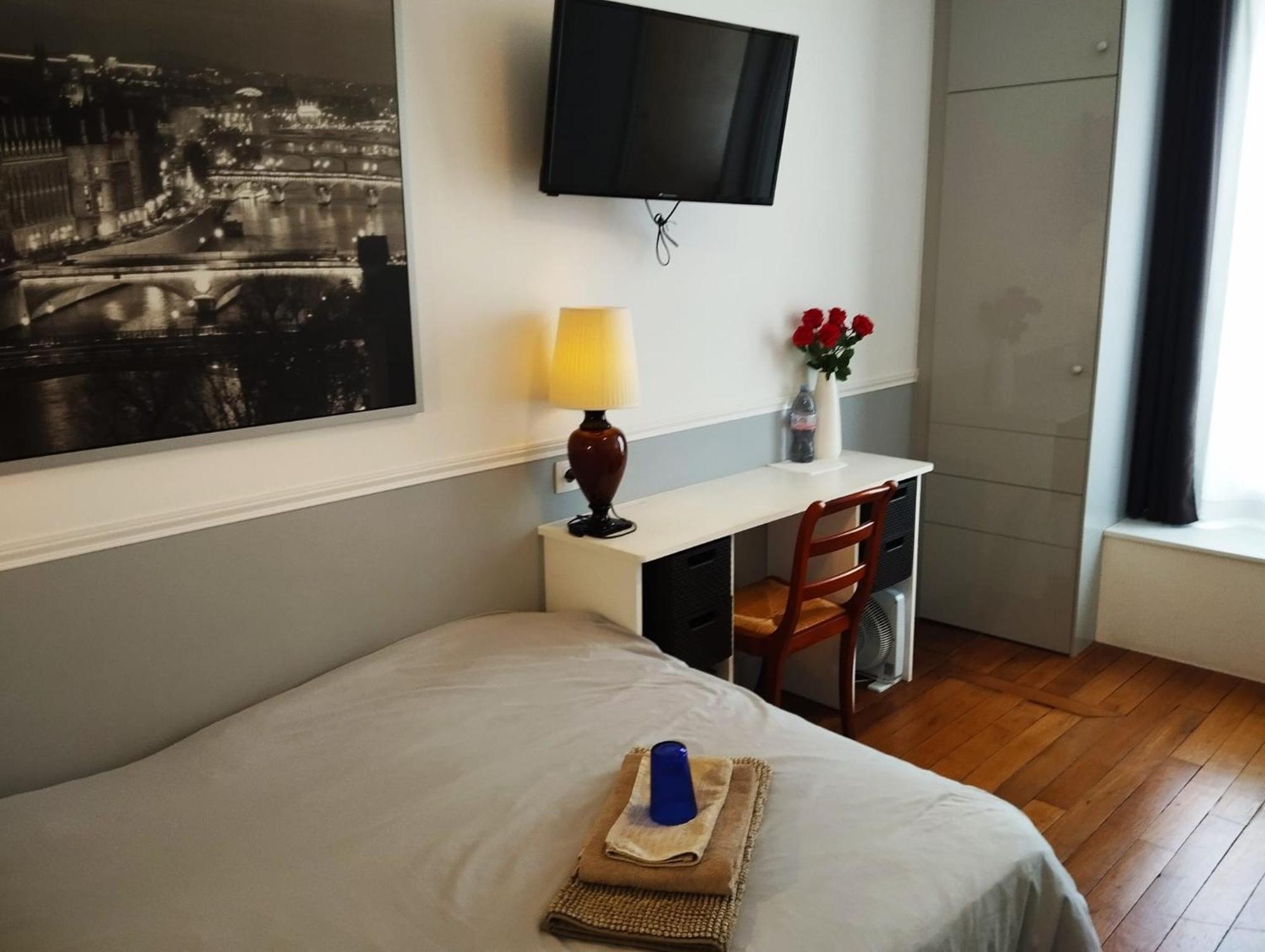 Belle Avec Sanitaires Privatifs Homestay Paris